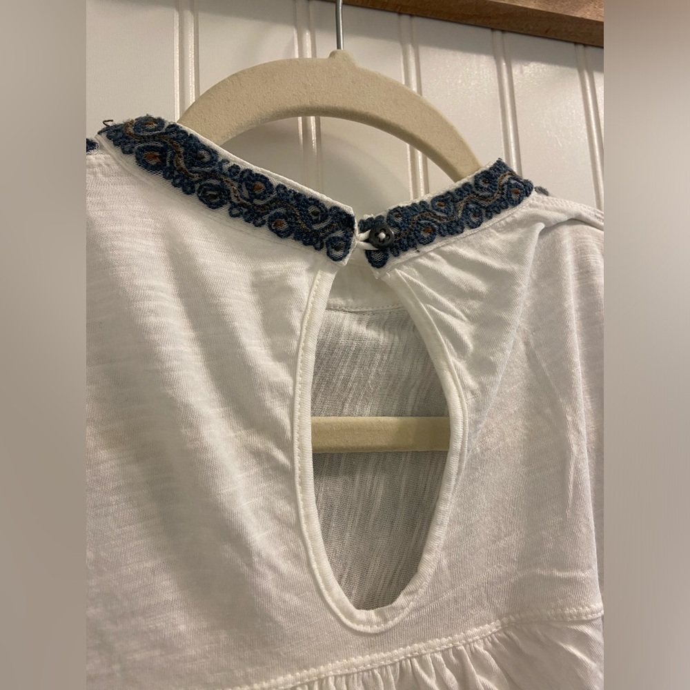 Free People Embroidered Boxy Cropped Long Sleeve Keyhole Neck Bohemian Blouse XS - Picture 9 of 10